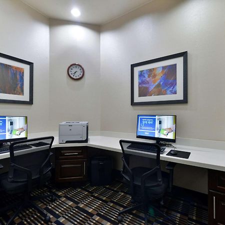 Hampton Inn And Suites Hutto Экстерьер фото