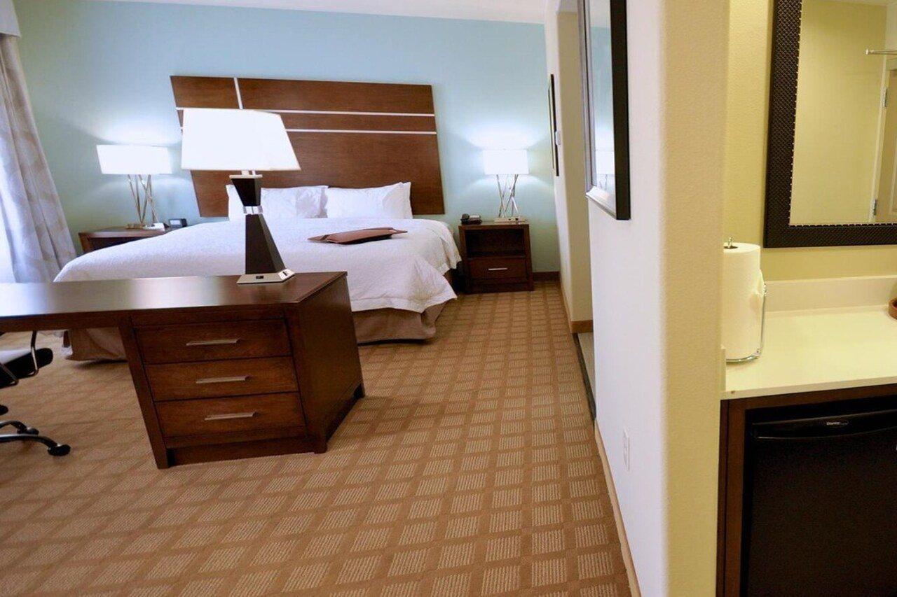 Hampton Inn And Suites Hutto Экстерьер фото