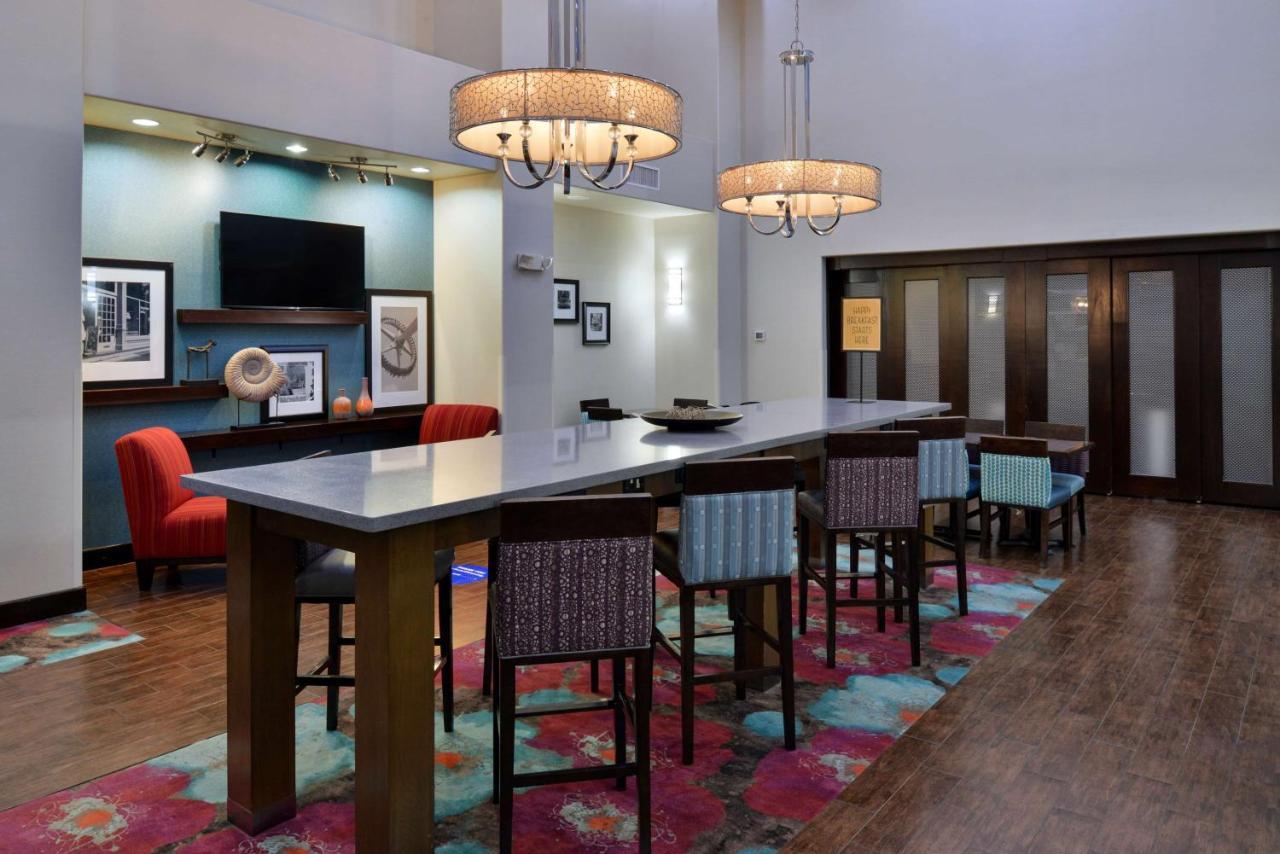 Hampton Inn And Suites Hutto Экстерьер фото