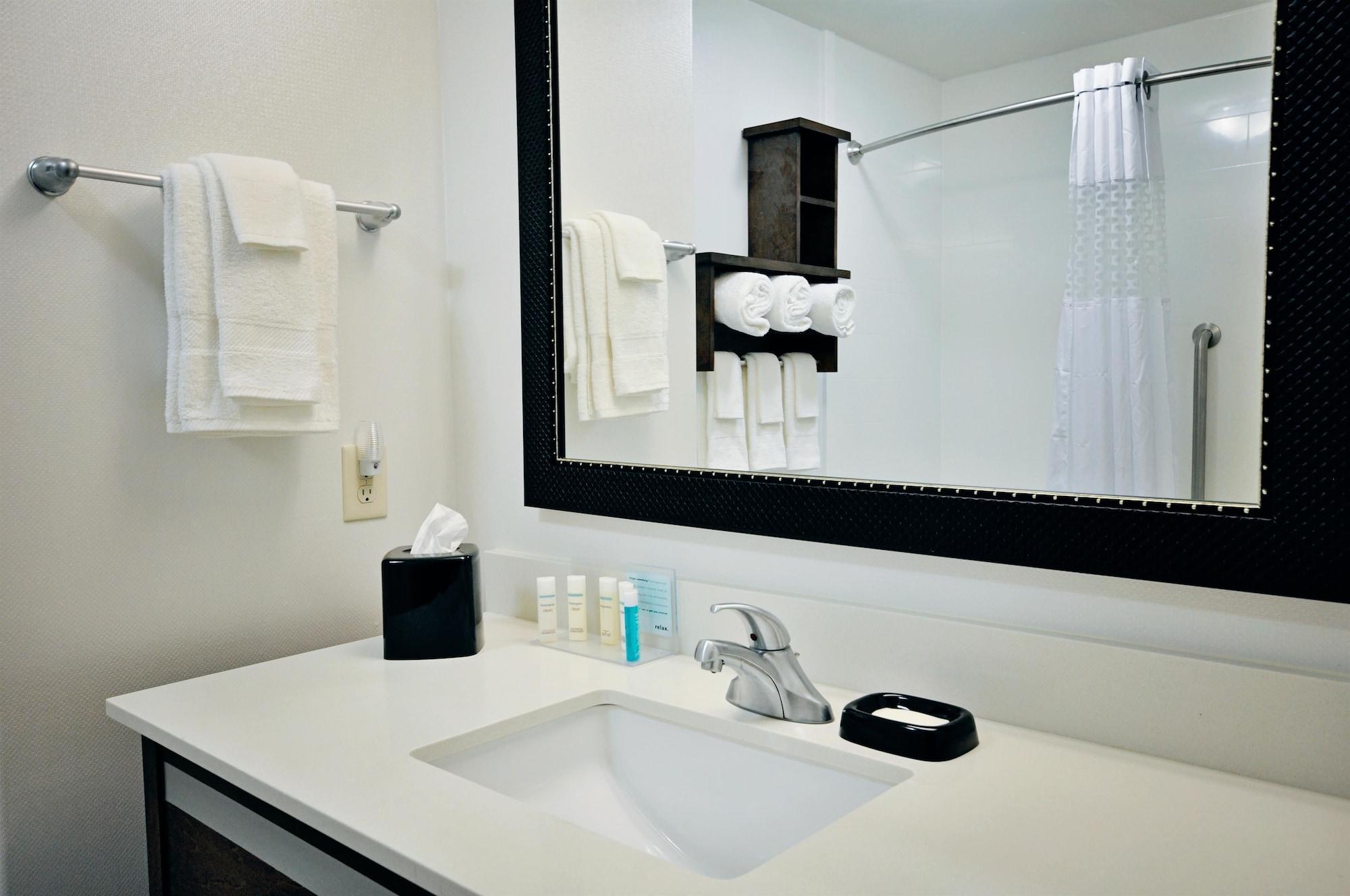 Hampton Inn And Suites Hutto Экстерьер фото