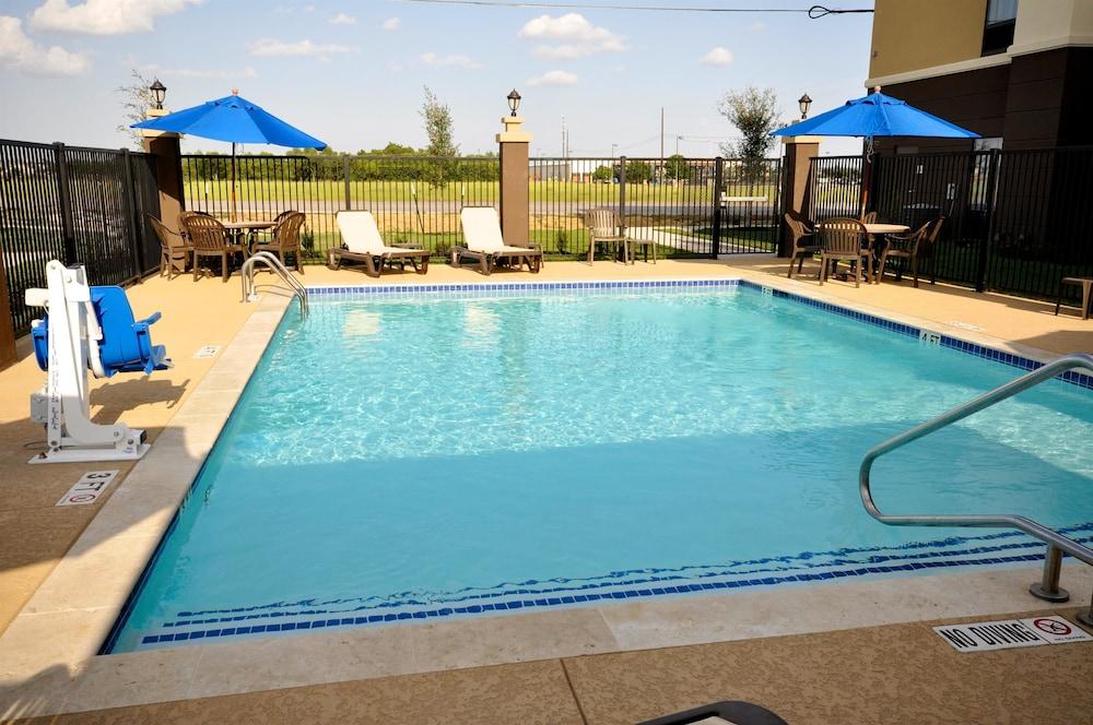 Hampton Inn And Suites Hutto Экстерьер фото
