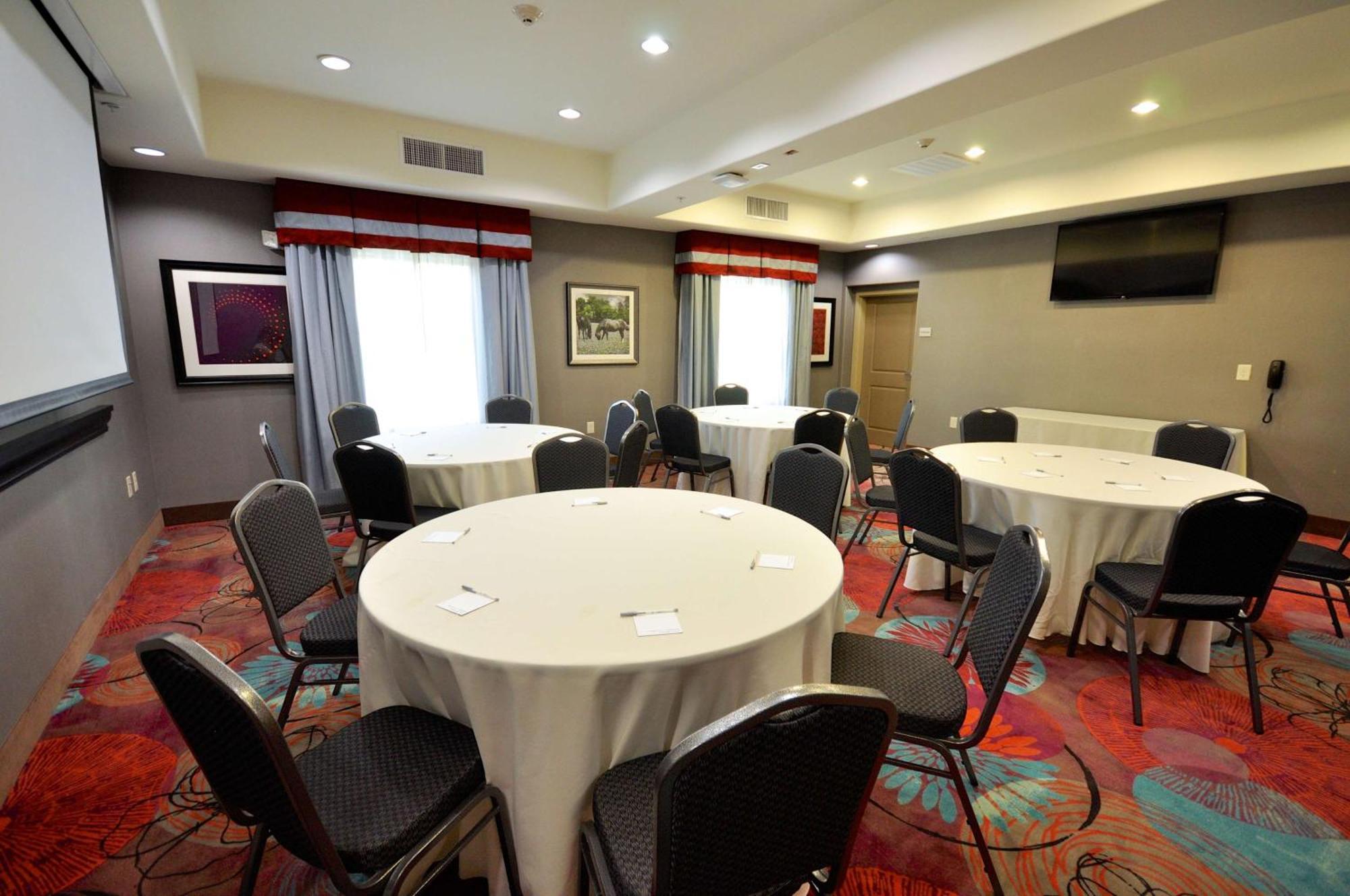 Hampton Inn And Suites Hutto Экстерьер фото