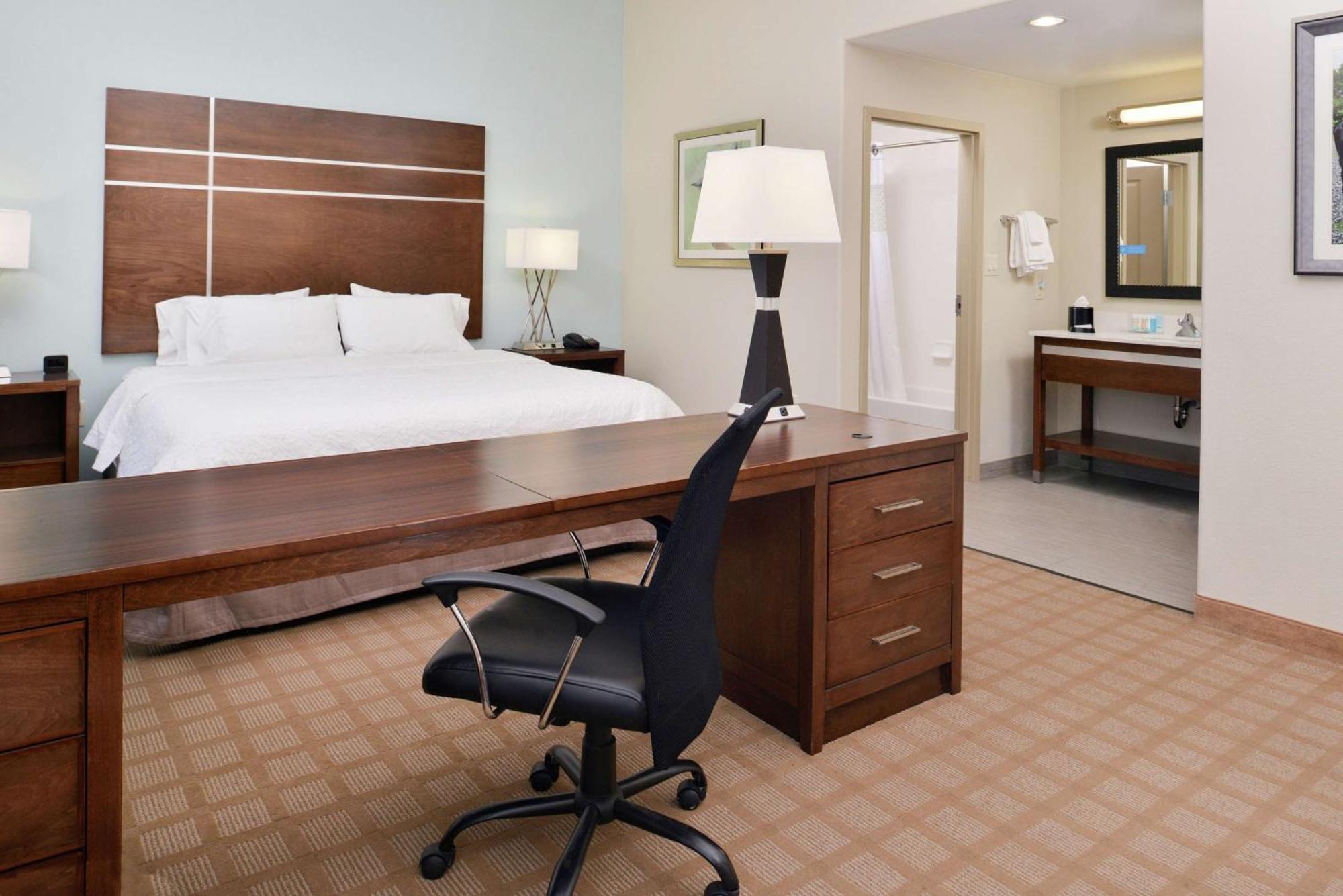 Hampton Inn And Suites Hutto Экстерьер фото