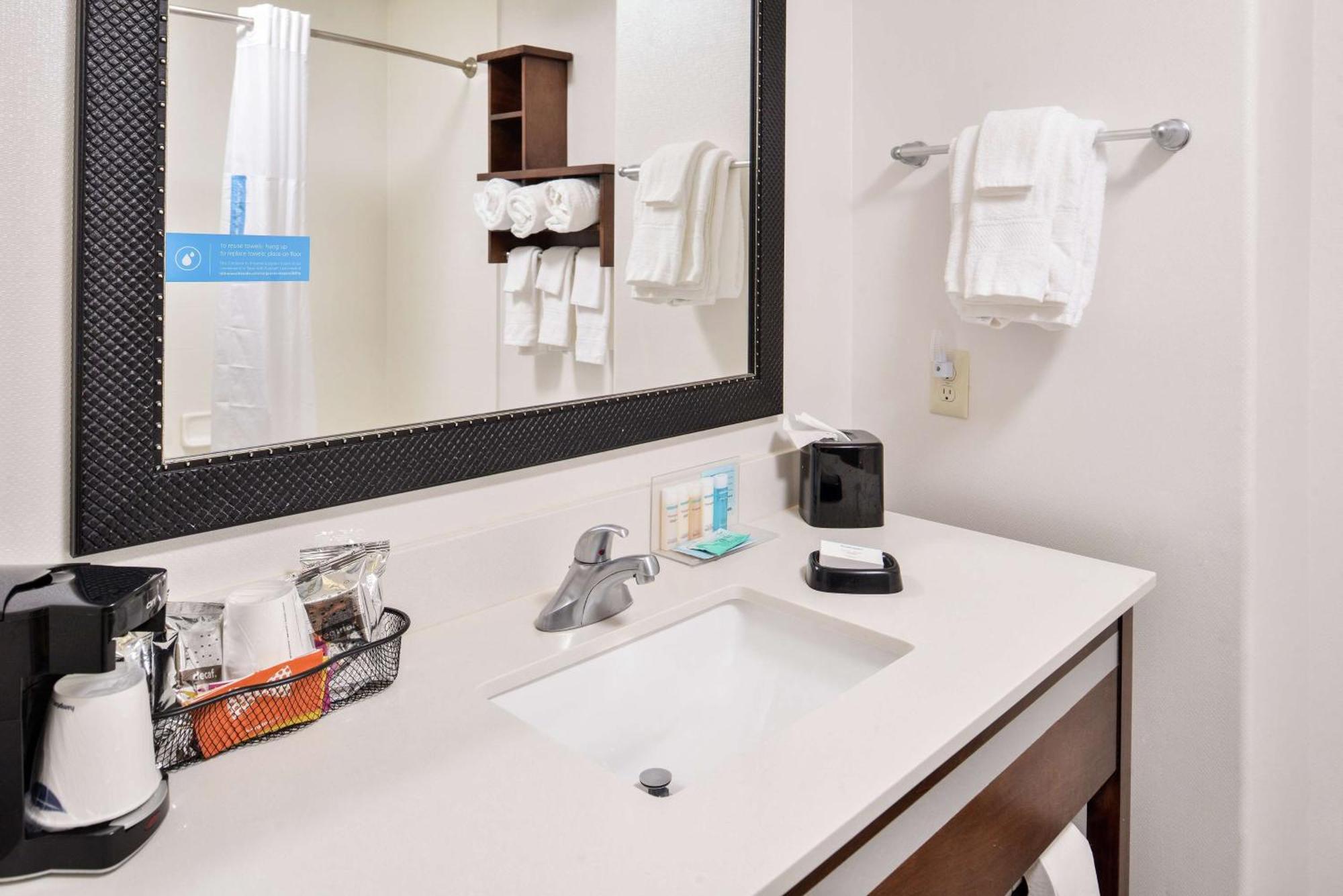 Hampton Inn And Suites Hutto Экстерьер фото