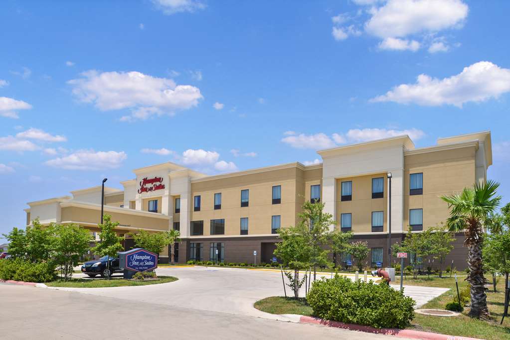 Hampton Inn And Suites Hutto Экстерьер фото