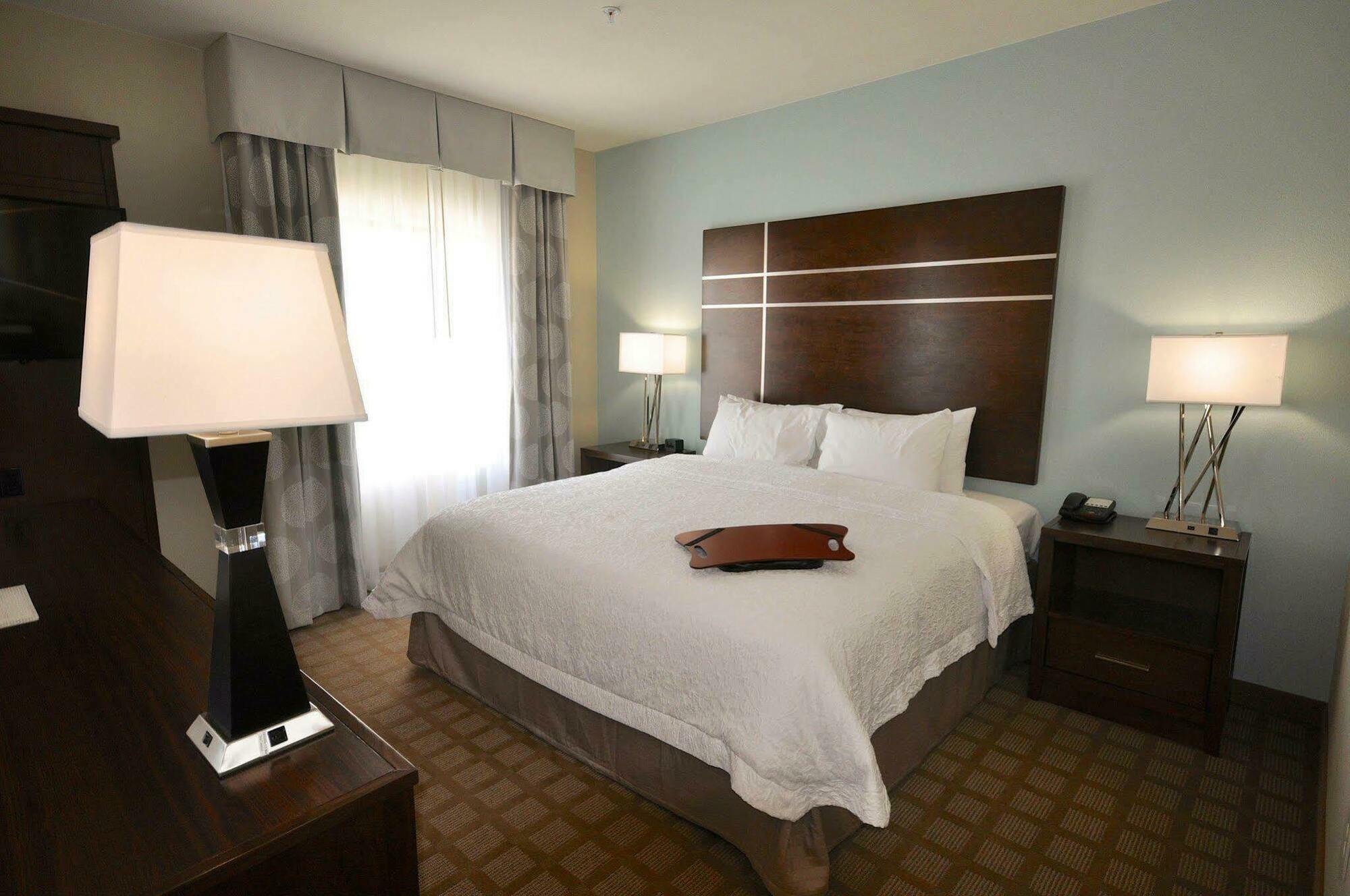 Hampton Inn And Suites Hutto Экстерьер фото